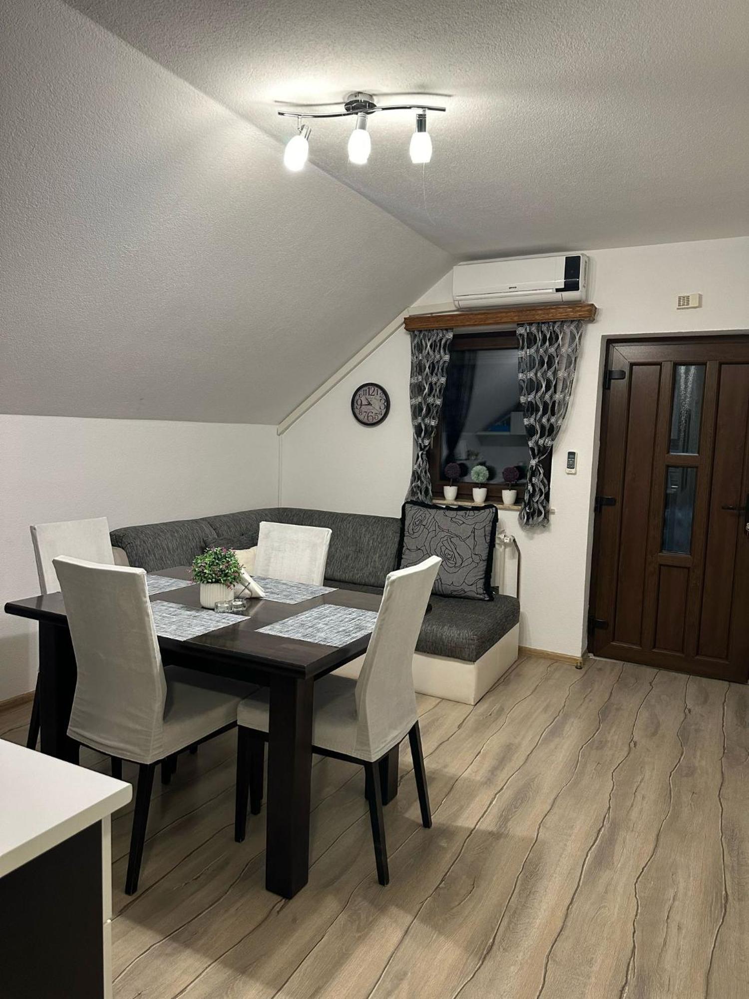 Apartment Rosandic Smoljanac Buitenkant foto